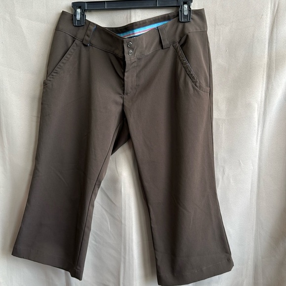 UNDER ARMOUR Performance Golf Capri Crop Pants 8/10 - Picture 1 of 4